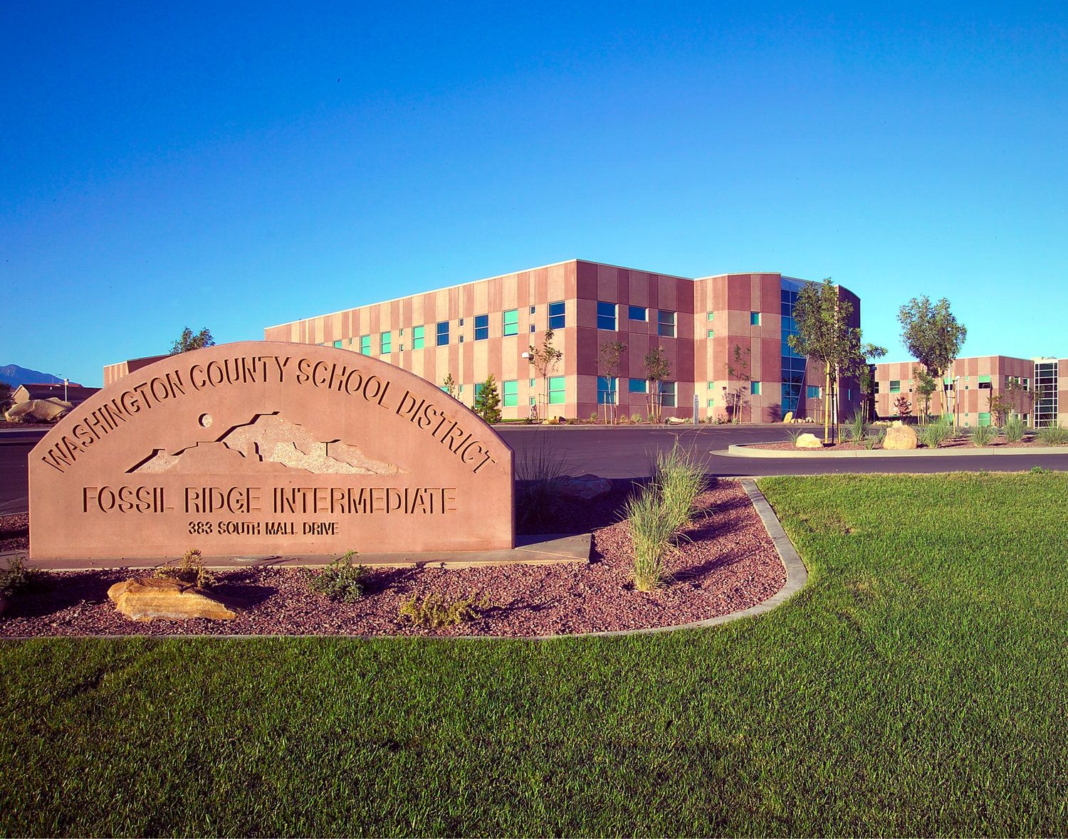 Fossil Ridge Intermediate sign and front of building